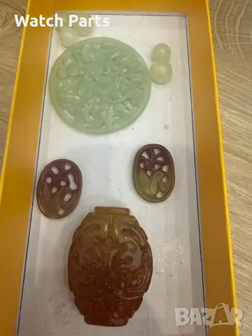 Резби от полускъпоценни камъни