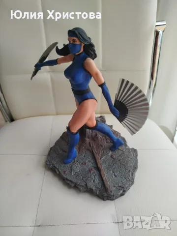 Kitana Mortal Kombat Diamond Select, снимка 3 - Колекции - 56725144