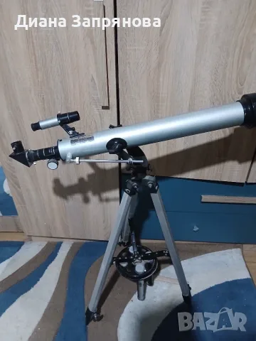 Рефракторен телескоп модел 70060 с фокусно разстояние 700 mm и диаметър на обектива 60 mm