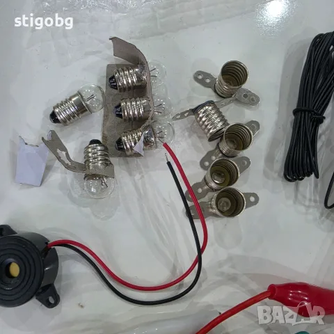 Испански STEM електроконструктор InputMakers Advanced Kit E5 (НОВ, снимка 5 - Образователни игри - 56726341