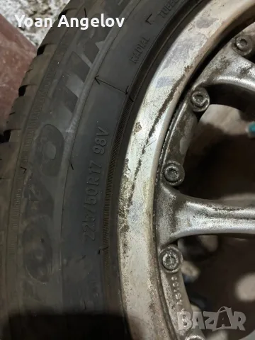 Зимни гуми 225/50 р17, снимка 6 - Гуми и джанти - 56578209