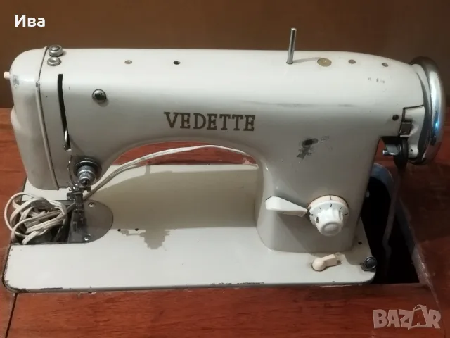 Ретро шевна машина VEDETE,италианска,1950г.
