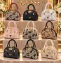 Дамска чанта Guess , снимка 1