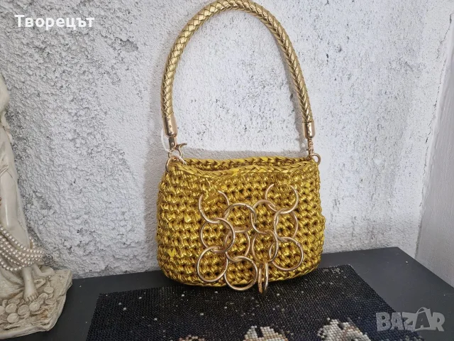 Официална дамска чанта в злато 