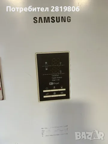 Хладилник с фризер Samsung, снимка 6 - Хладилници - 56630000