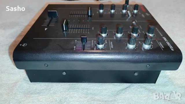 DJ миксер Vestax VMC-002XLu с USB, снимка 4 - Ресийвъри, усилватели, смесителни пултове - 56729689