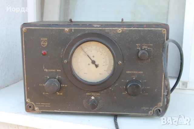 Стар уред за настройване на радио приемници  ''Philips GM 2822''