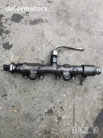 9821399680 Горивна рейка (common rail) за високо налягане С датчик за налягане и четири резбови