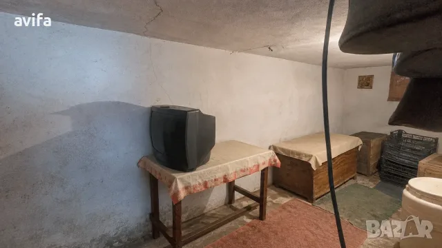 Къща на две улици в Елешница, снимка 15 - Къщи - 56583841