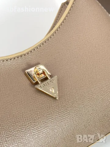 Guess patsie чанта, снимка 14 - Чанти - 56573273