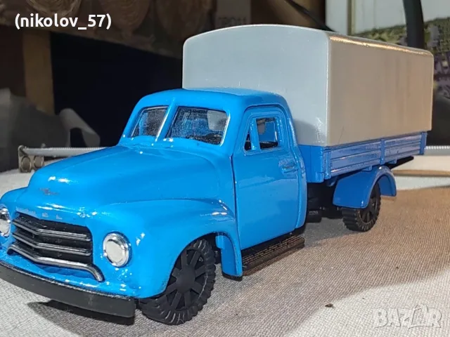 Метален ретро модел на класическия камион Opel Blitz от 1952 година, произведен от марката Welly...