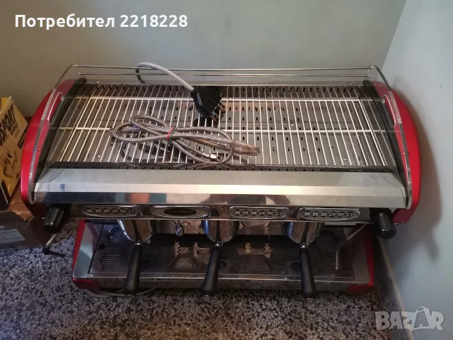 Продавам Кафемашина Royal, снимка 4 - Кафе машини - 56630827