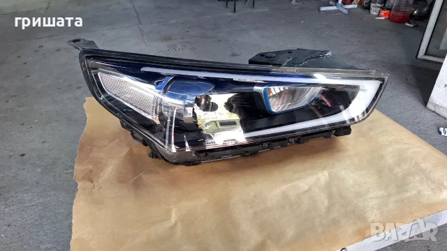 фар Hyundai ioniq 4, снимка 2 - Части - 56577519