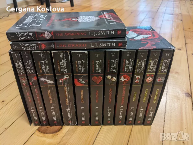 13 книги Дневниците на вампира на английски