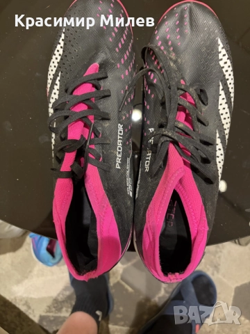 футболни обувки стоножки Adidas Predator