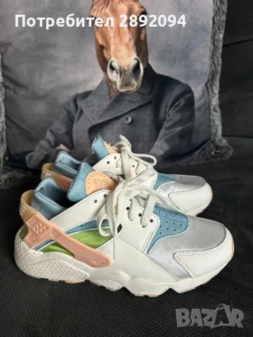 Дамски маратонки Nike Air Huarache, снимка 6 - Маратонки - 56655686