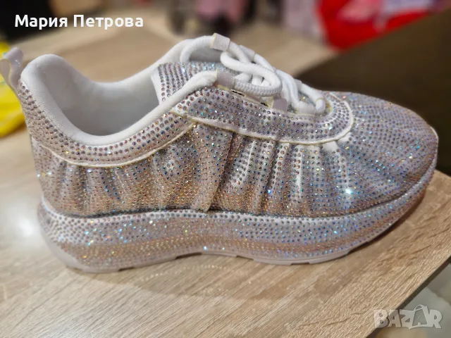 Дамски маратонки с камъчета