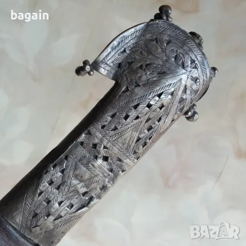 Сребърна дръжка, шашка, ятаган.