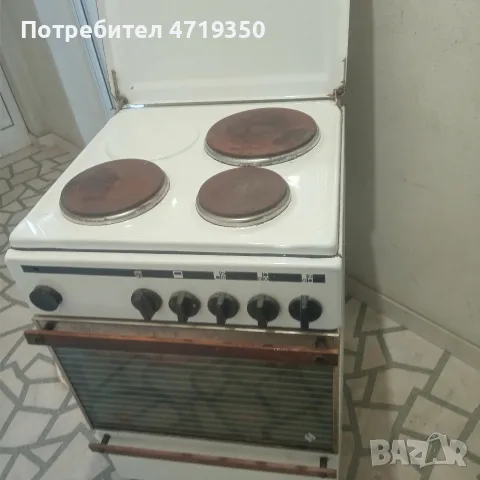 Продавам готварска печка Мечта с три котлона.