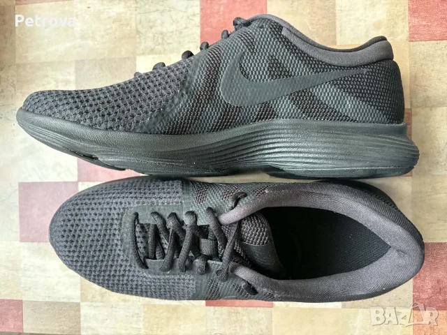 Дамски черни маратонки Nike revolution,  номер 40.5
