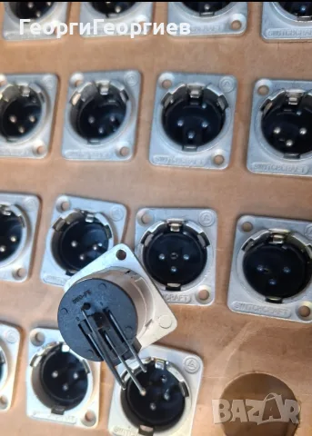 XLR конектори.....
