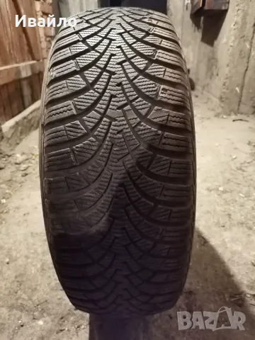 Продавам 1 брой зимна гума 205.55.16 дот 2022 Goodyear 