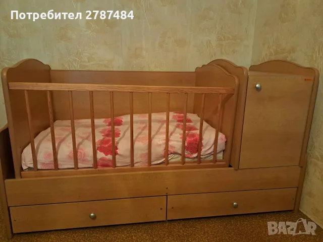 Бебешко легло с люлеещ механизъм и повивалник