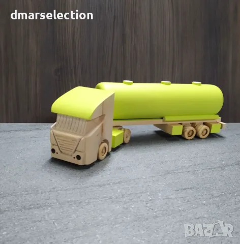 Декоративен дървен камион цистерна DMAR 196N3, снимка 2 - Колекции - 56649399