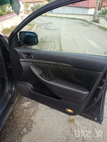 Тойота Авенсис2.2/2006г, снимка 11 - Автомобили и джипове - 56568389