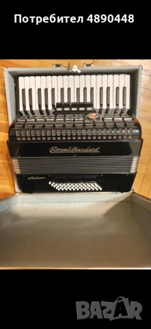 Акордеон Royal Standard Meteor 60 баса с куфар, снимка 9 - Акордеони - 56626938