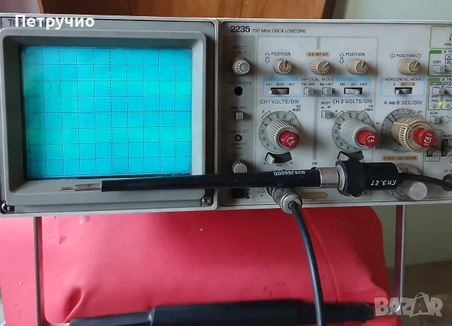 Осцилоскоп Tektronix 2235-работещ, снимка 4 - Измервателни инструменти - 56560115