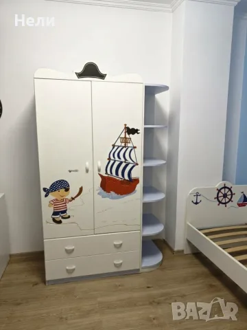 Ъглова етажерка , снимка 2 - Гардероби - 56599092