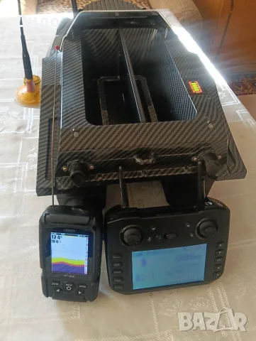 Лодка за захранка Flytec V080 с GPS, снимка 3 - Такъми - 56675042