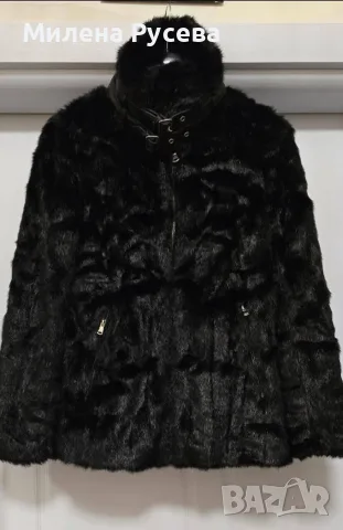 Ново
. Дамско пухено палто.  ZARA WOMAN.  Номер XS.

Висока яка с регулируеми каишки и метални к
