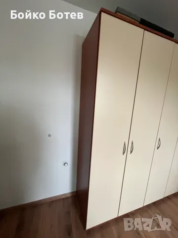 Продавам 5 крилен гардероб и скрин, снимка 2 - Гардероби - 56711926
