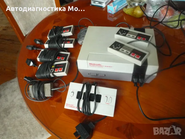 Оригинален Ретро Лот: Nintendo NES-001 (Неработещо) + 6х Джойстика NES-004E + Мултитап