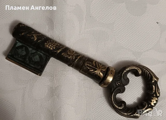 Оригинален Немски месингов тирбушон и отварачка"Ключ". 