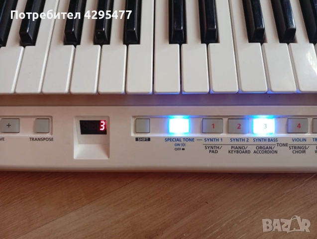 Roland AX-09 Keytar, снимка 3 - Синтезатори - 56665304