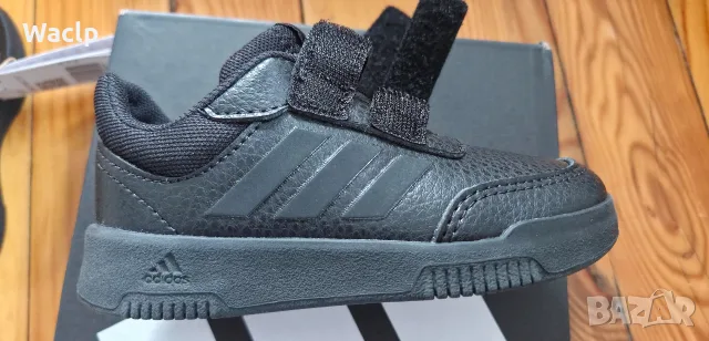 Детски обувки Adidas, снимка 3 - Детски маратонки - 56745428