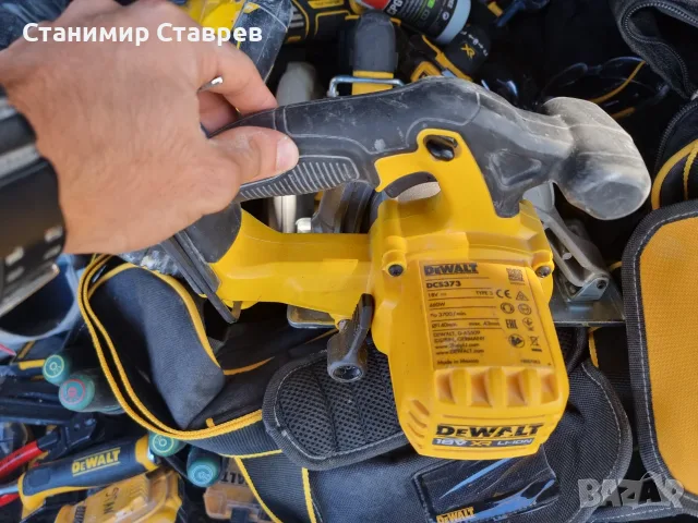 Продавам циркуляр за метал Dewalt DCS373N , снимка 2 - Триони и циркуляри - 56562976