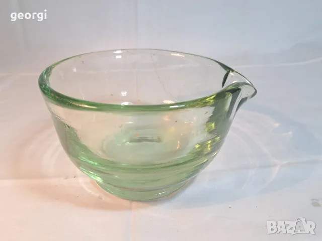 дебелостенна стъклена купа от зелено стъкло   37/2