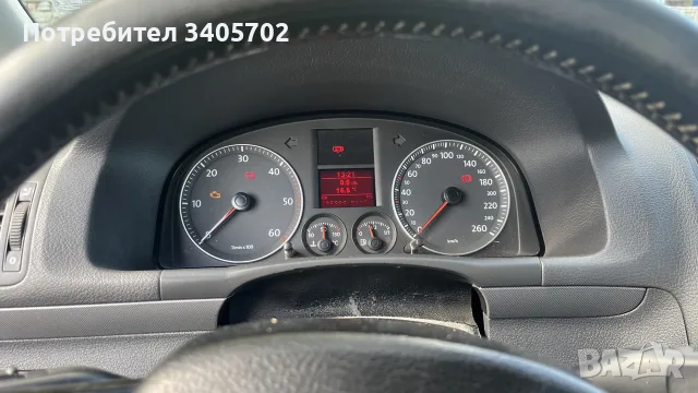 VW Touran 1.9 TDİ, снимка 10 - Автомобили и джипове - 56634906