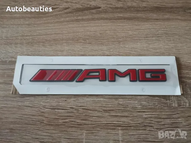Mercedes Benz AMG червена емблема с черен кант