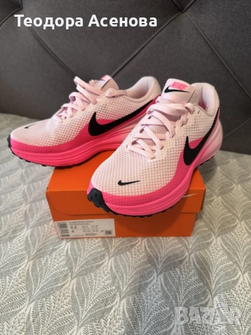 НОВИ! Дамски маратонки Nike Revolution 8