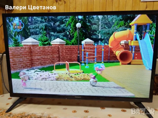 телевизор  TESLA 32S315BH, снимка 3 - Телевизори - 56741560