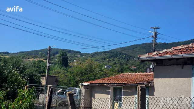 Къща на две улици в Елешница, снимка 4 - Къщи - 56583841