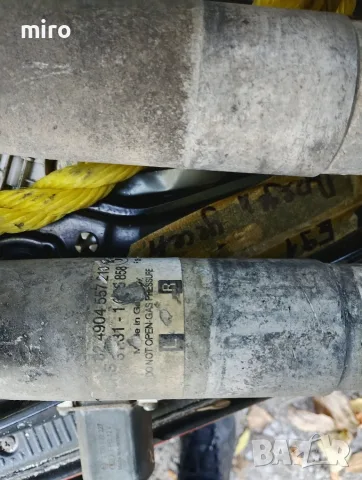 Предни амортисьори BMW e39, снимка 2 - Части - 56598589