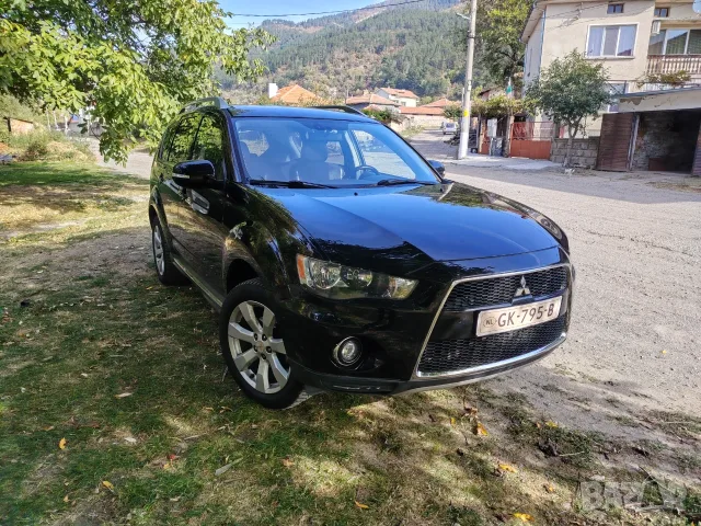 Mitsubishi Outlander 2.0  бензин, снимка 2 - Автомобили и джипове - 56585240
