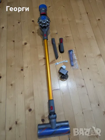 Отлична безжична Dyson V8 прахосмукачка с нова батерия и аксесоари