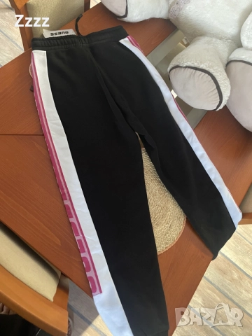 Дамска тениска и долница Guess, снимка 4 - Спортни екипи - 56617923